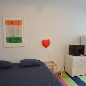 Nice Studio In Marolles Apartamento